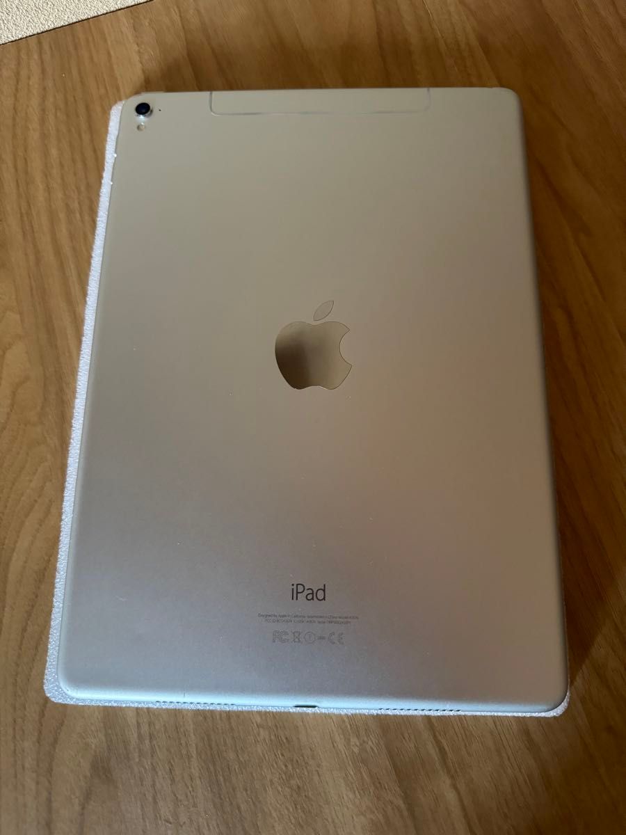 iPad Pro 9.7インチ Wi-Fi + Cellular 32GB シルバー MLPX2J/A  A1674 動作確認済