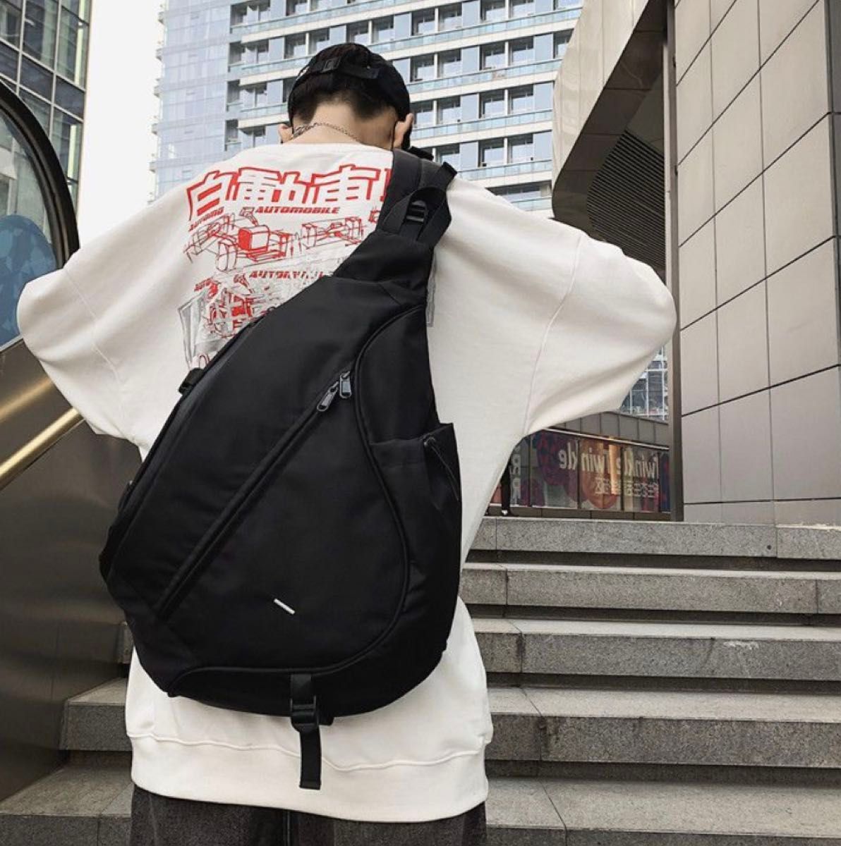 ★韓国の人気★【NOIRER】★LEATHER BUM-BA.G★バッグ★ ワンショルダーバッグ ショルダー 三角バッグ 韓国 ユニセックス