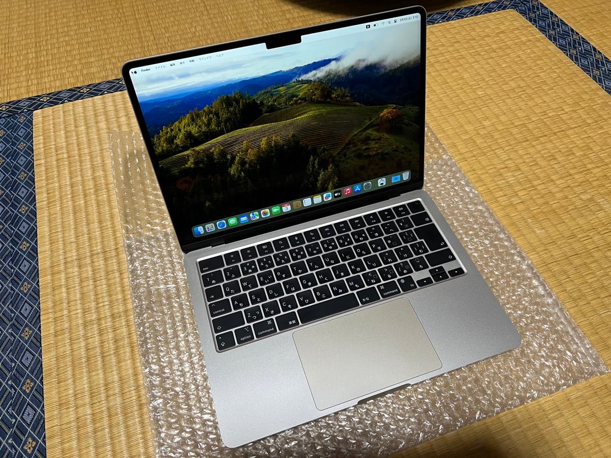 美品　MacBook Air 13.6インチ 2022 　M2　16GB/512GB スタンド付属