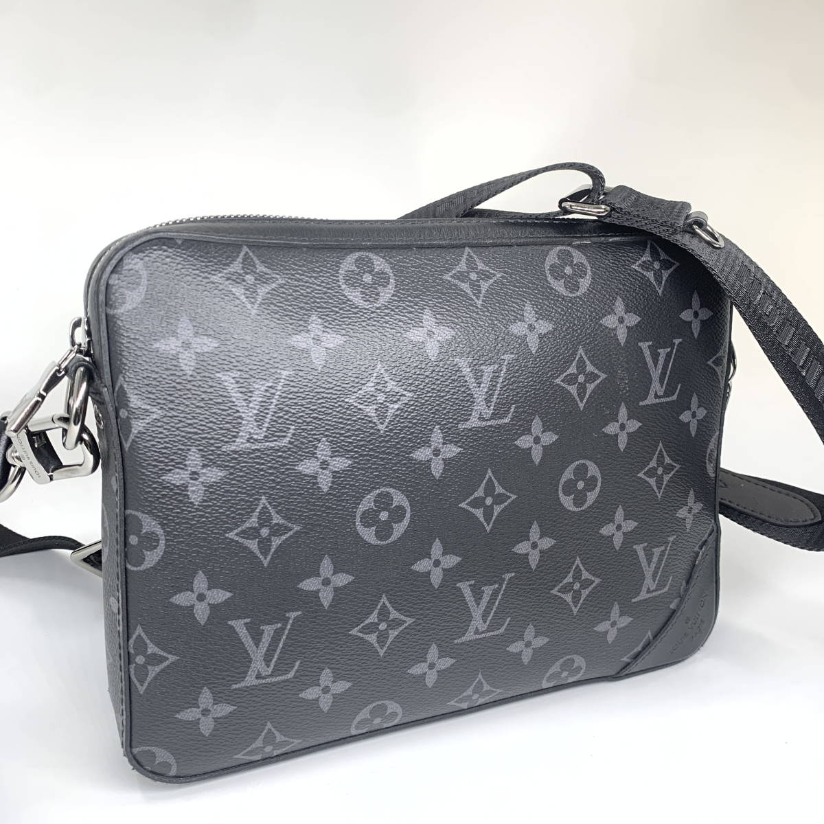 【新品同様】LOUIS VUITTON ルイヴィトン トリオ・メッセンジャー ショルダーバッグ エクリプスリバース ブラック グレー M69443 メンズ_画像3