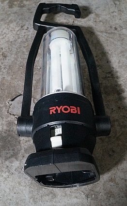 ◎ RYOBI リョービ 充電式ランタン 充電器 100V バッテリー 2個 ※動作確認済み BLT-127_画像2