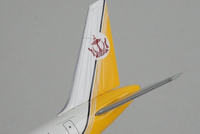 ★ DRAGON ドラゴン 1/400 B767-300 ROYAL BRUNEI ロイヤルブルネイ航空 V8-RBH 55414_画像6