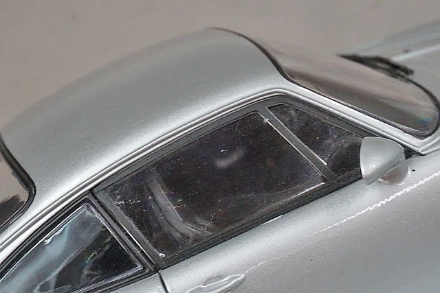 UT MODELS / UTモデル 1/18 Porsche ポルシェ 911 GT2 ストリート 1997 シルバー 180065000_画像7
