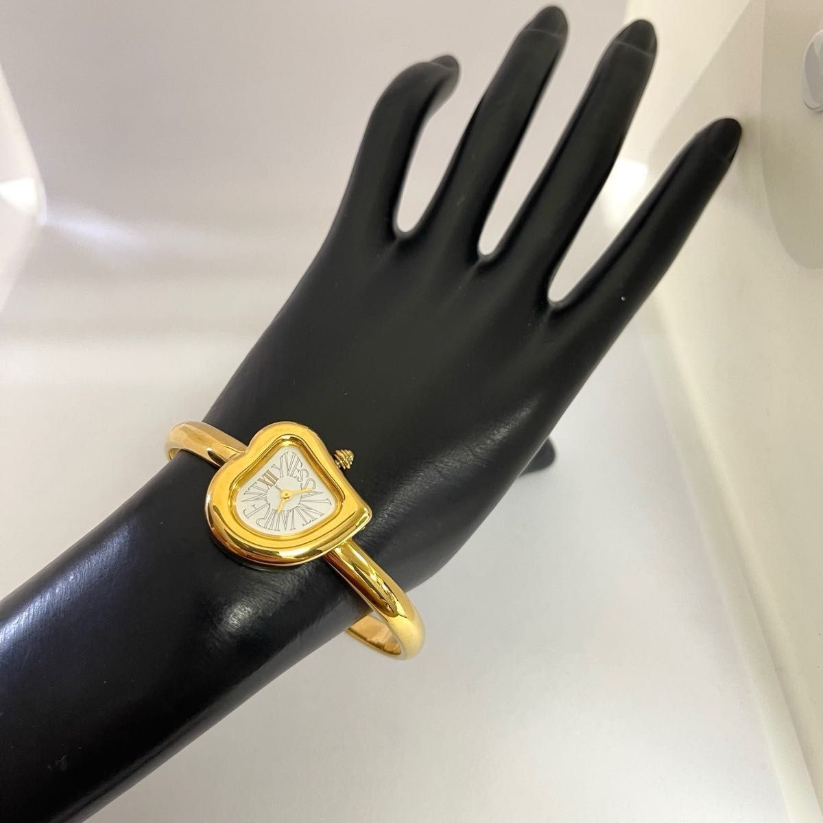 稼働 未使用保管品 極美品 YVES SAINT LAURENT 40th 限定 腕時計 稼働 未使用保管品 極美品 YVES SAINT LAURENT 40th 限定 腕時計