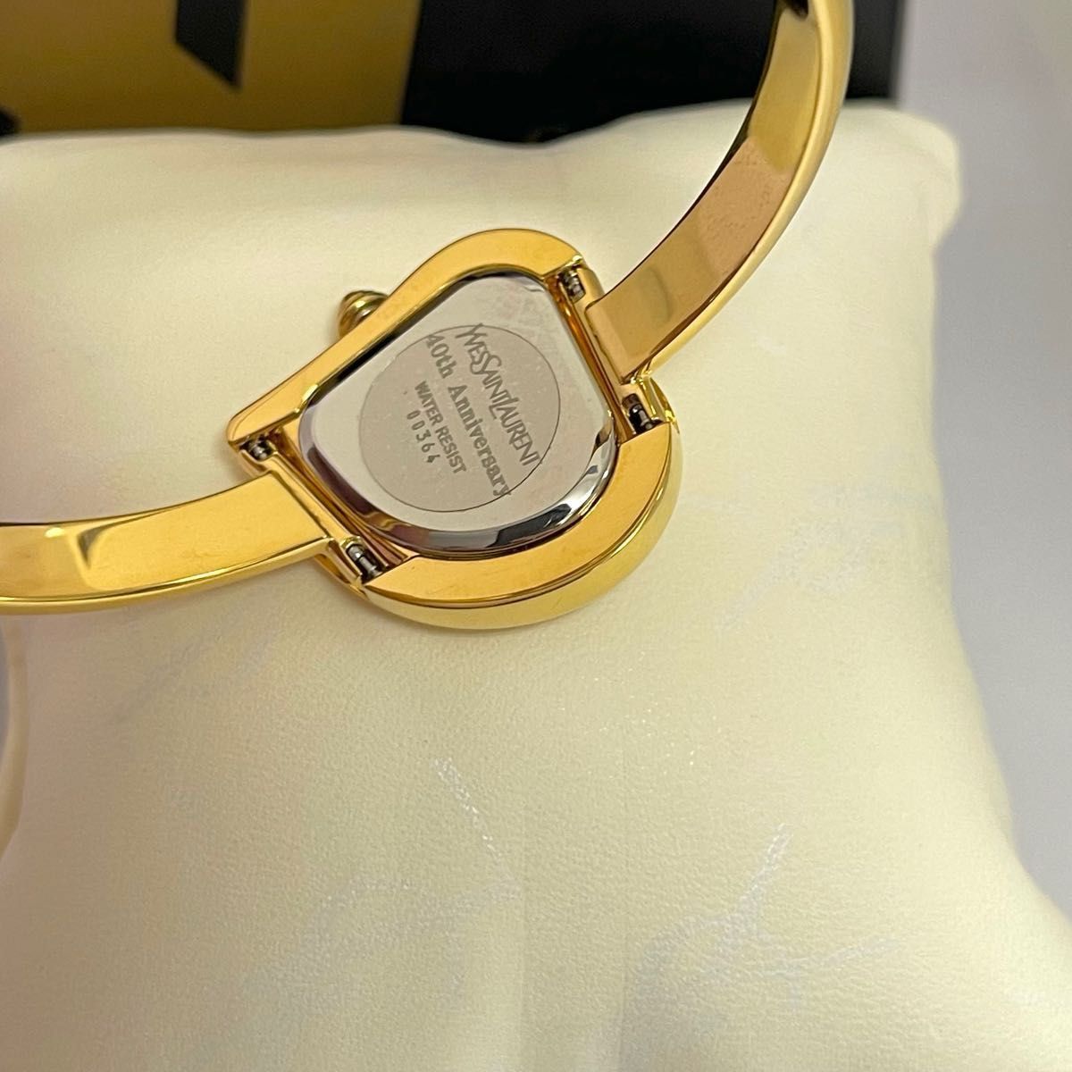 稼働 未使用保管品 極美品 YVES SAINT LAURENT 40th 限定 腕時計 稼働 未使用保管品 極美品 YVES SAINT LAURENT 40th 限定 腕時計