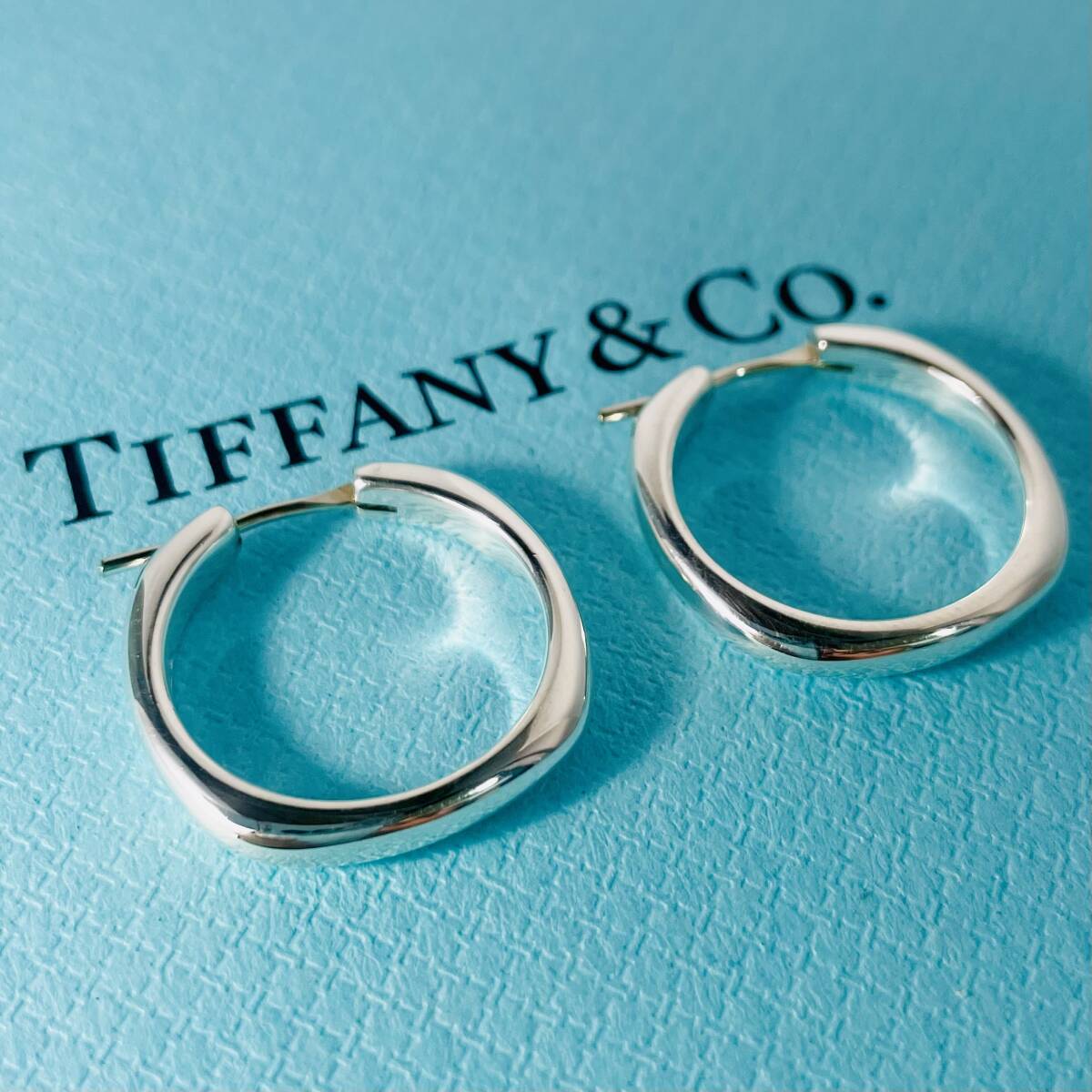 美品 ティファニー クッション スクエア フープ ピアス シルバー TIFFANY&Co.★746_画像1