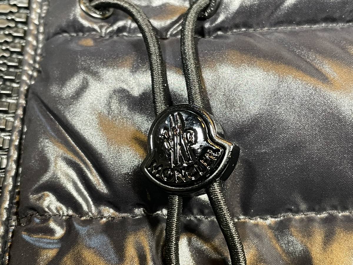 新品 本物 モンクレール MONCLER ダウン ネックウォーマー 黒 ブラック マフラー ストール ロゴ_画像3