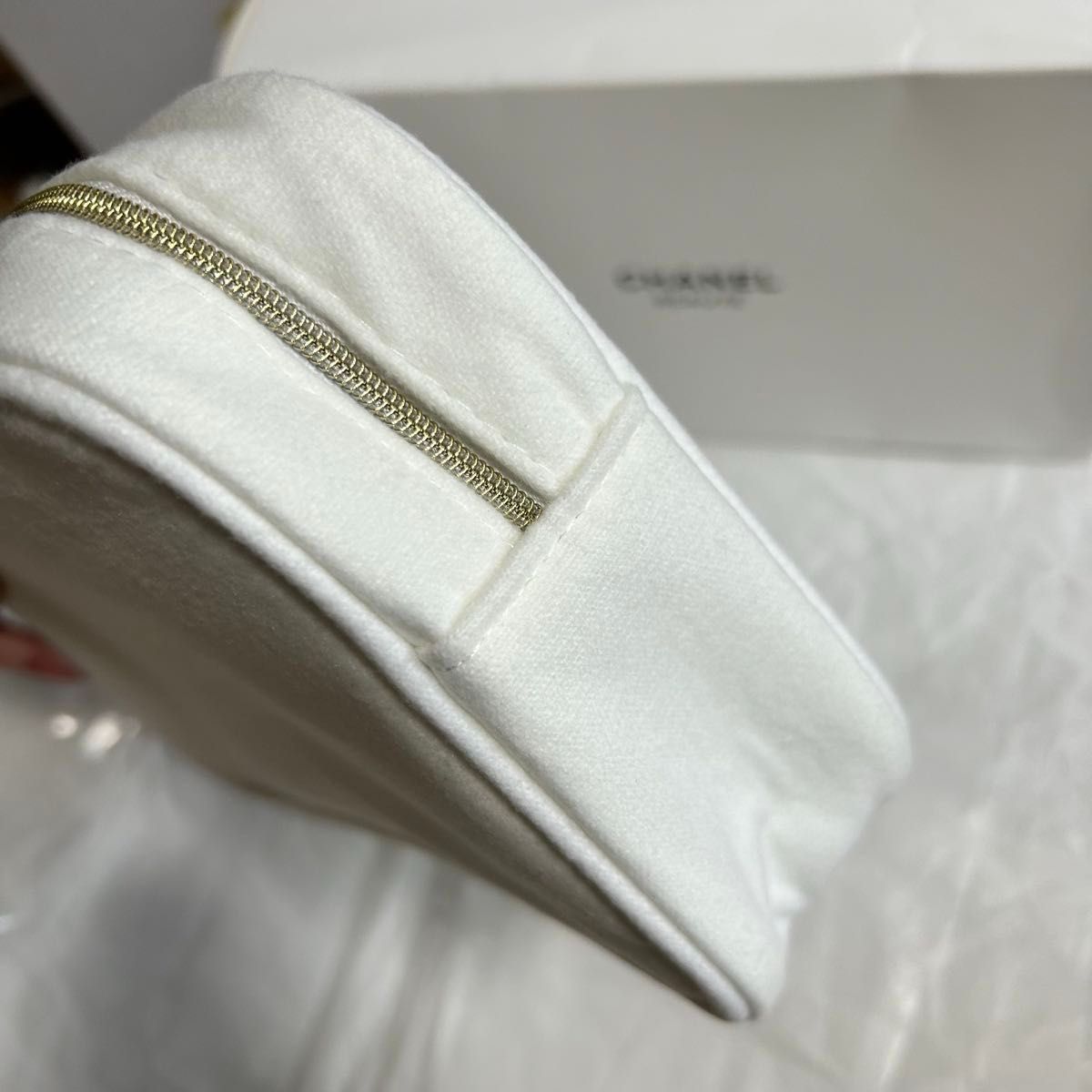 レア 未使用本物 シャネル ノベルティ ビッグポーチ ホワイト レア 未使用本物 シャネル ノベルティ ビッグポーチ ホワイト