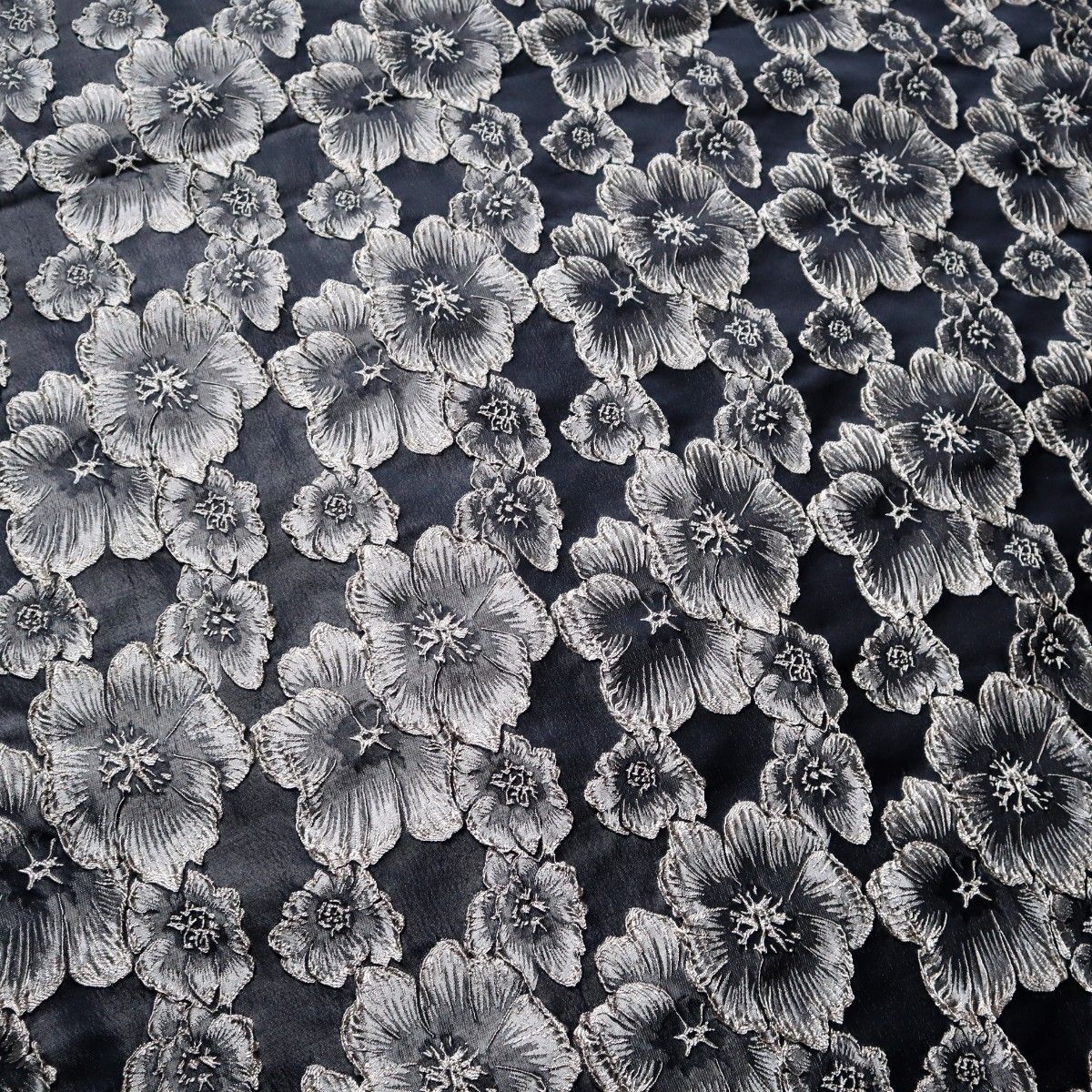 J31D ジャガード織り生地 立体感 花柄 ブラック 140×50cm