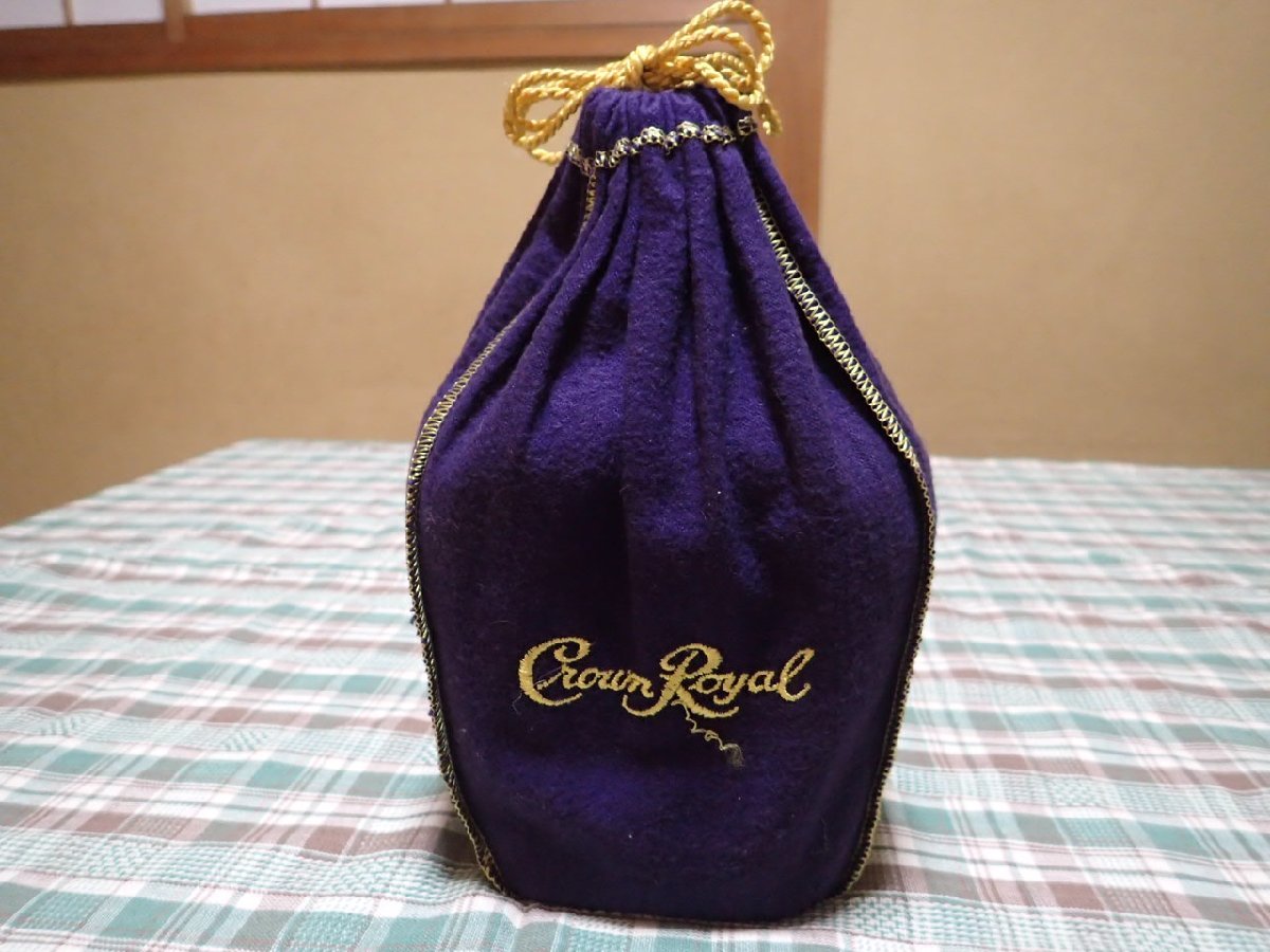 1971年 Crown Royal クラウンローヤル カナディアン ウイスキー 古酒 750ml 40度 巾着袋 未開栓_画像2