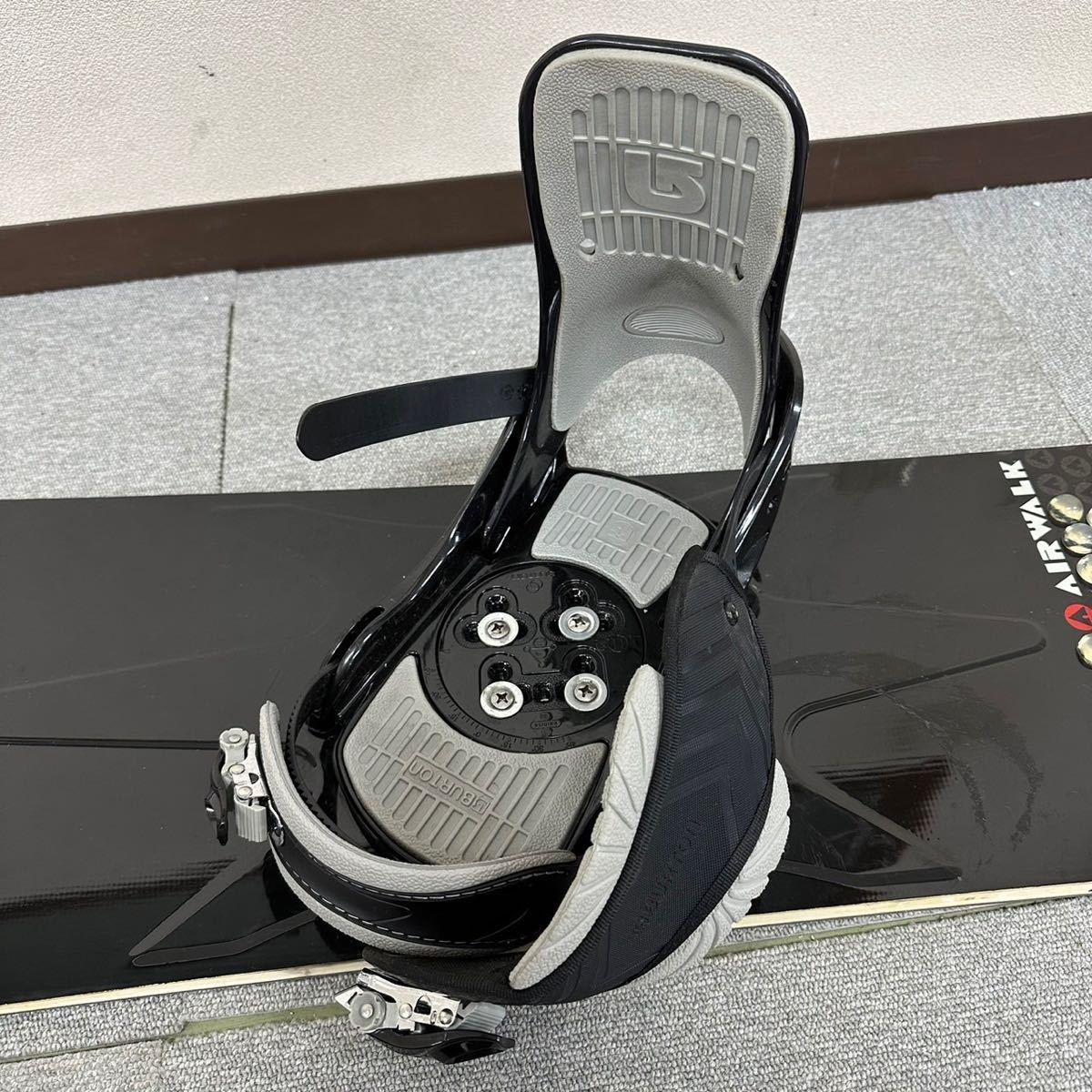 $【売り切り】AIRWALKエアウォーク スノーボード板 BURTON製ビンディング付属 FREESTYLE ウィンタースポーツ ケース付属_画像8