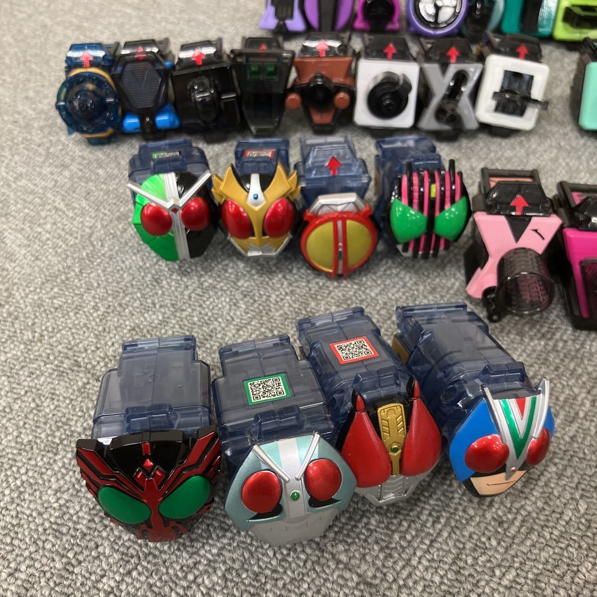 $【売り切り】仮面ライダー大量まとめセット！BANDAI バンダイ 変身ベルト アストロスイッチ ロックシード etc..._画像2