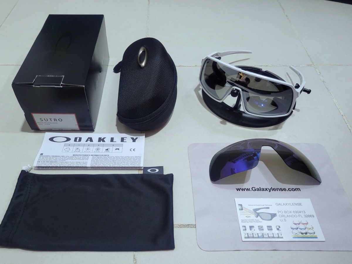 5530円 正規品 新品 偏光レンズ2枚付き OAKLEY SUTRO オークリー 5530円 正規品 新品 偏光レンズ2枚付き OAKLEY SUTRO オークリー