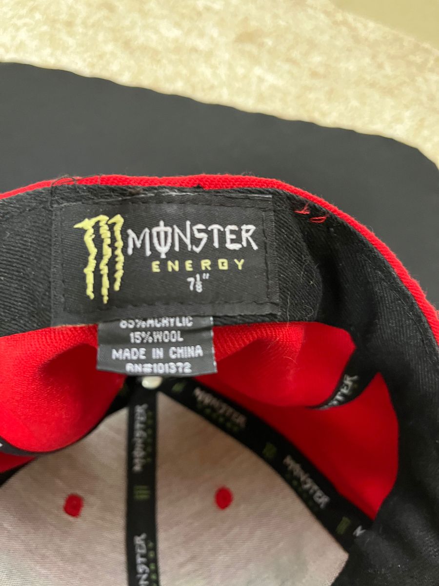 キャップ　Monster カッコいいこと間違いなし　お値下げします