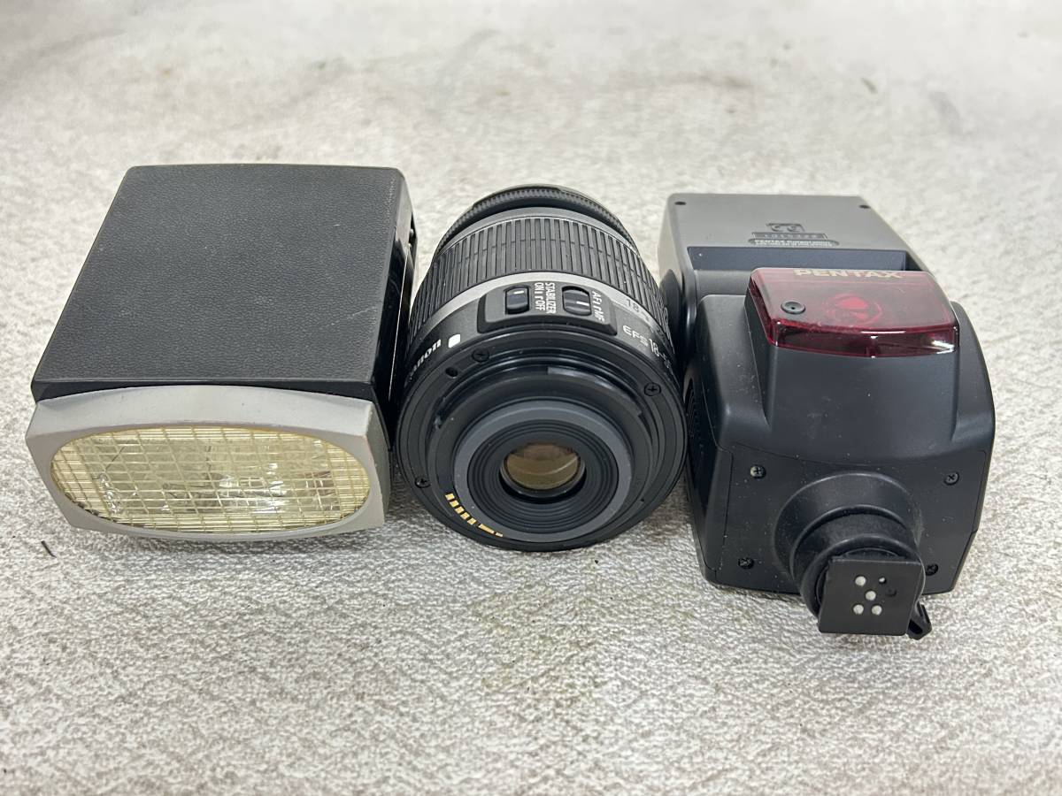 M-5479 【同梱不可】980円～ 現状品　カメラアクセサリーまとめ　PENTAX/Canon　ストロボ　スピードライト　レンズ　バッグ_画像2
