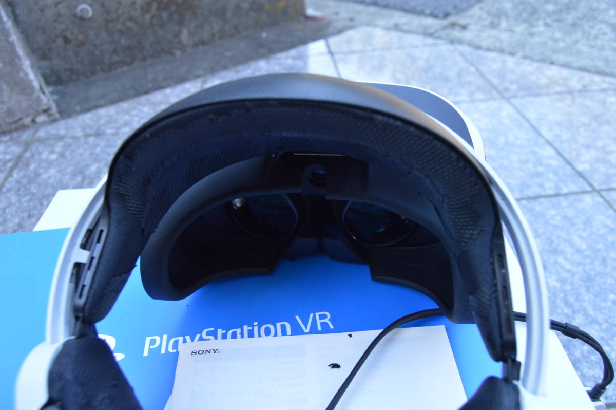 E992 中古 未検品 ジャンク ソニー SONY PlayStation VR プレイステーションVR 本体 ヘッドセット カメラ同梱版 PS4 PSVR CUH-ZVR1 A_画像9