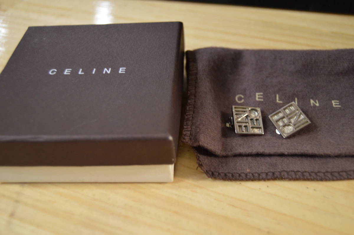 F052 比較的美品 CELINE セリーヌ ロゴ デザイン イヤリング シルバーカラー EE