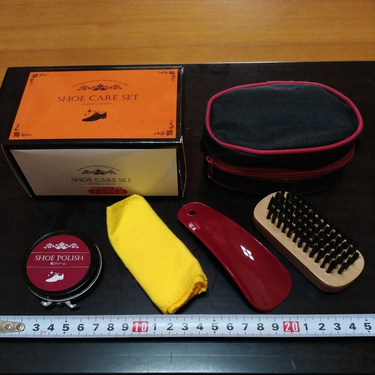 靴磨きセット シューケアセット ポーチ付 SHOE CARE SET 30854 靴クリーム 仕上げ布 靴べら ブラシ 革靴 フコク生命の画像1