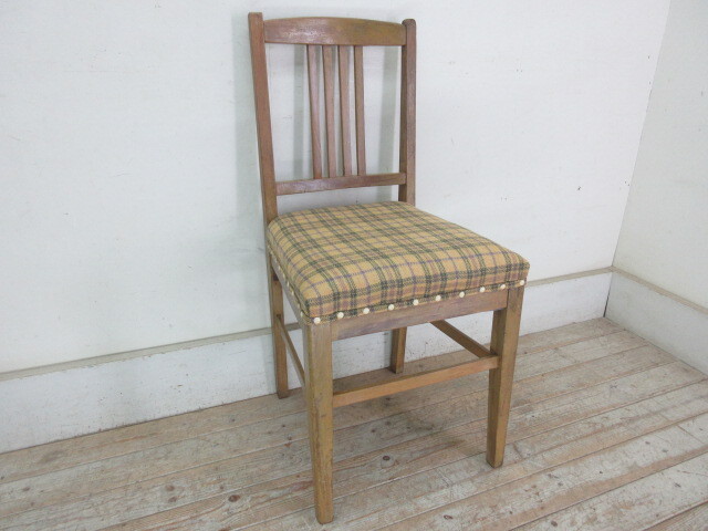 張替え済！古い楢材の椅子②F413　　　　　アンティーク家具ドクターチェア子供椅子店舗什器カフェ什器無垢材古家具