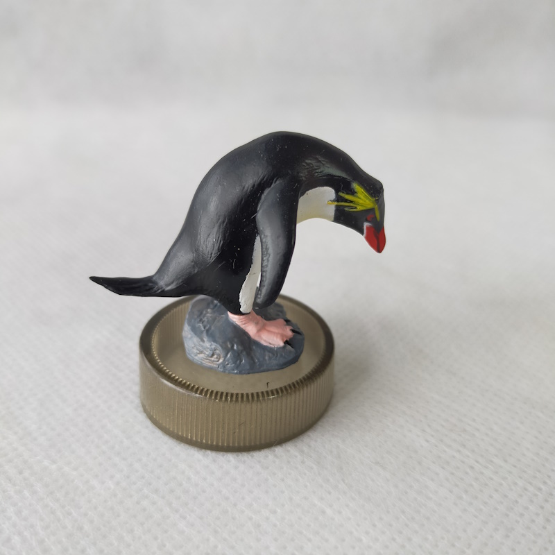 ペンギンズランチ★No.4 イワトビペンギン　Penguin Figure Collection 　Rockhopper Penguin 海洋堂　北陸製菓 ε_画像4