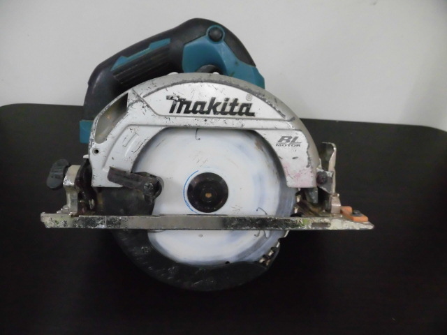 makita マキタ 18V 充電式マルノコ HS610D 165㎜ 本体のみ ブラック 丸鋸 丸ノコ 丸のこ 通電確認済み 激安１円スタート_画像1