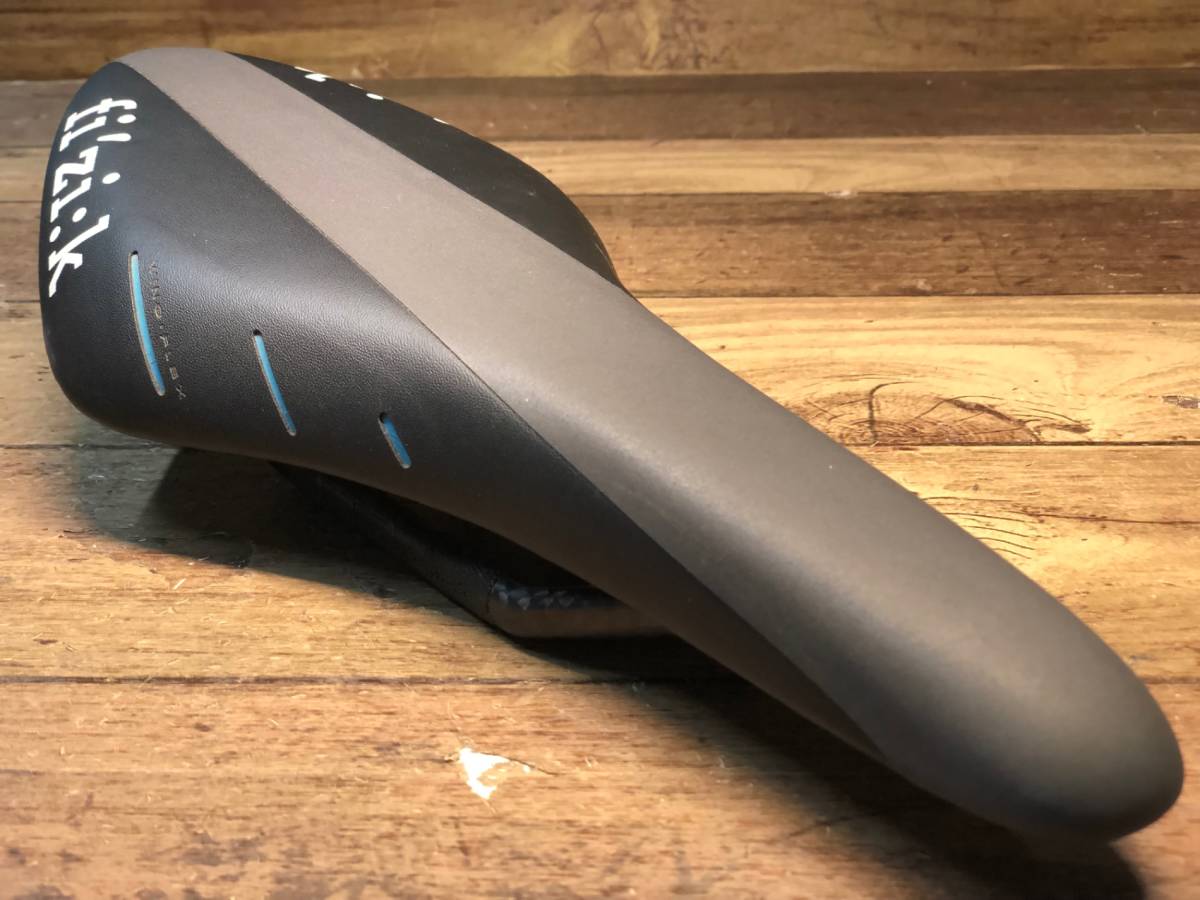 HP198 フィジーク fizik アリオネ ARIONE R3 サドル 黒 青 カーボンレール