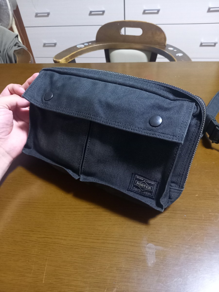 【美品】定価19,250円　PORTER ポーター 吉田カバン スモーキー ショルダーバッグ ウエストバッグ ブラック ボディバッグ　2way　日本製_画像2