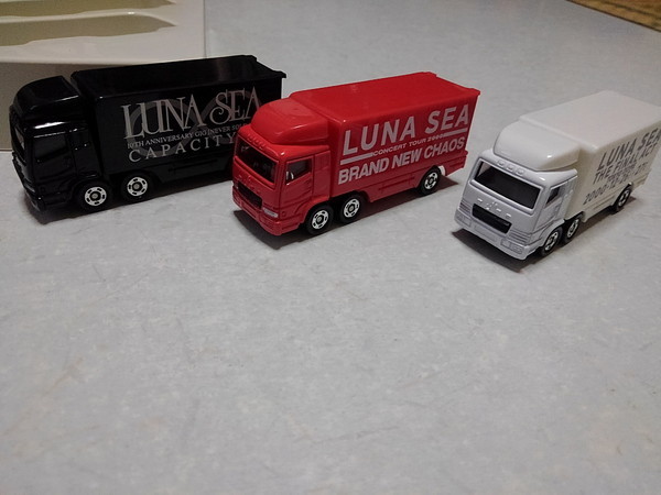● ルナシー LUNA SEA 【 ツアートラック ミニカー3点セット ♪美品 】 外箱付♪ トミカの画像2