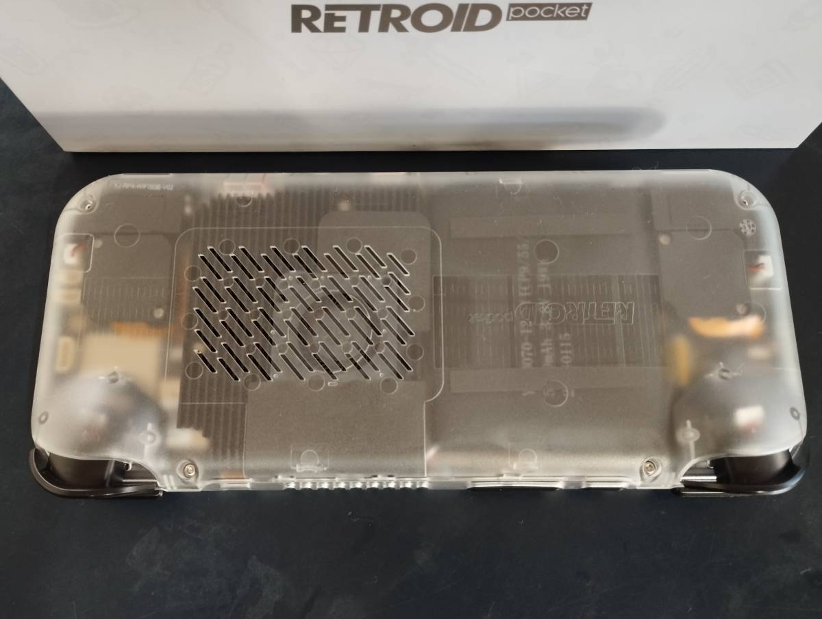 Retroid Pocket 4 Pro Handheld Crystal 美品　初期化済み　動作確認_画像6