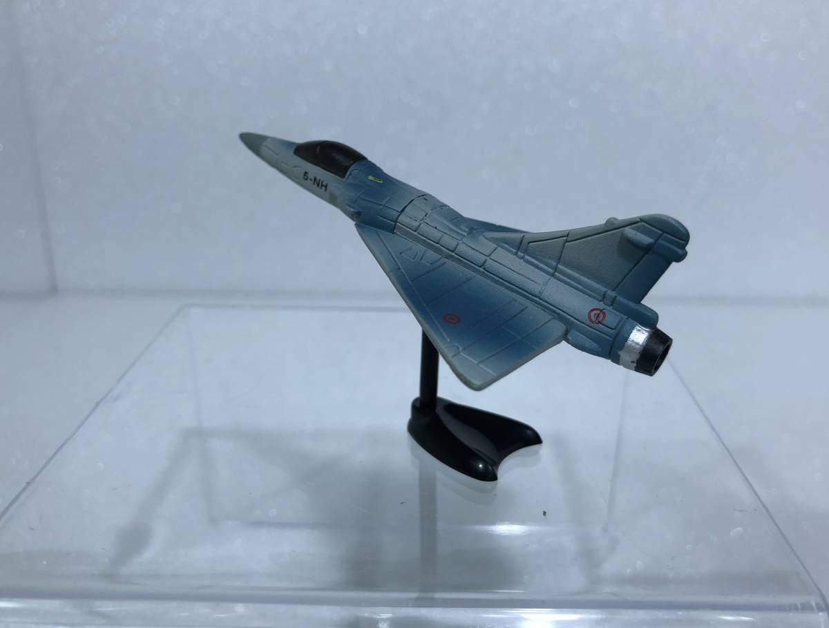 ■完成品 ミラージュ2000 ダッソー フランス ♯ チョコエッグ フルタ 戦闘機シリーズ　2_画像1