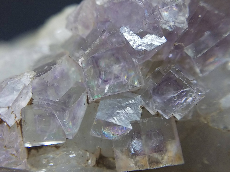 蛍光 チェコ産 ラベンダー ゾーニング フローライト on クォーツ 蛍石 結晶 原石 標本 約126ct 5_明るさ調整なし