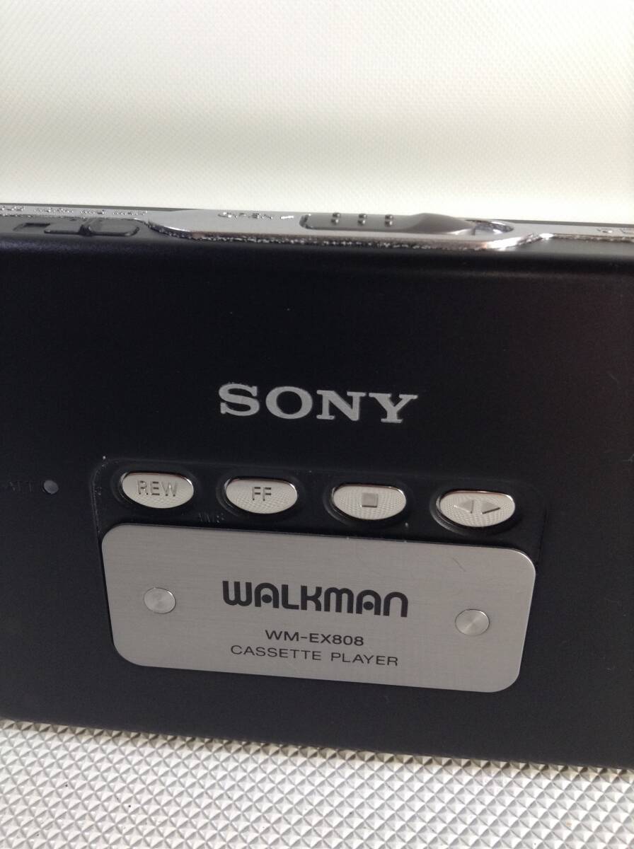 S4223○SONY ソニー WALKMAN ウォークマン CASSETTE PLAYER カセットプレーヤー WM-EX808 通電OK 240220_画像2