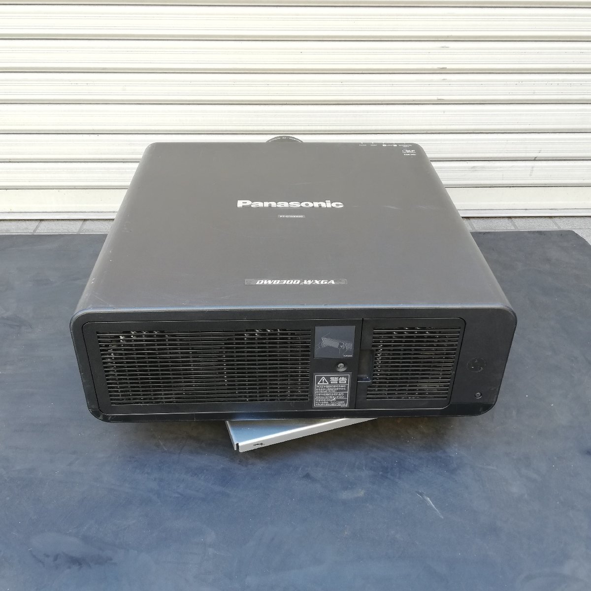 Panasonic DLP projector PT-DW8300 VGA/DVI/HDMI input correspondence junk treatment 