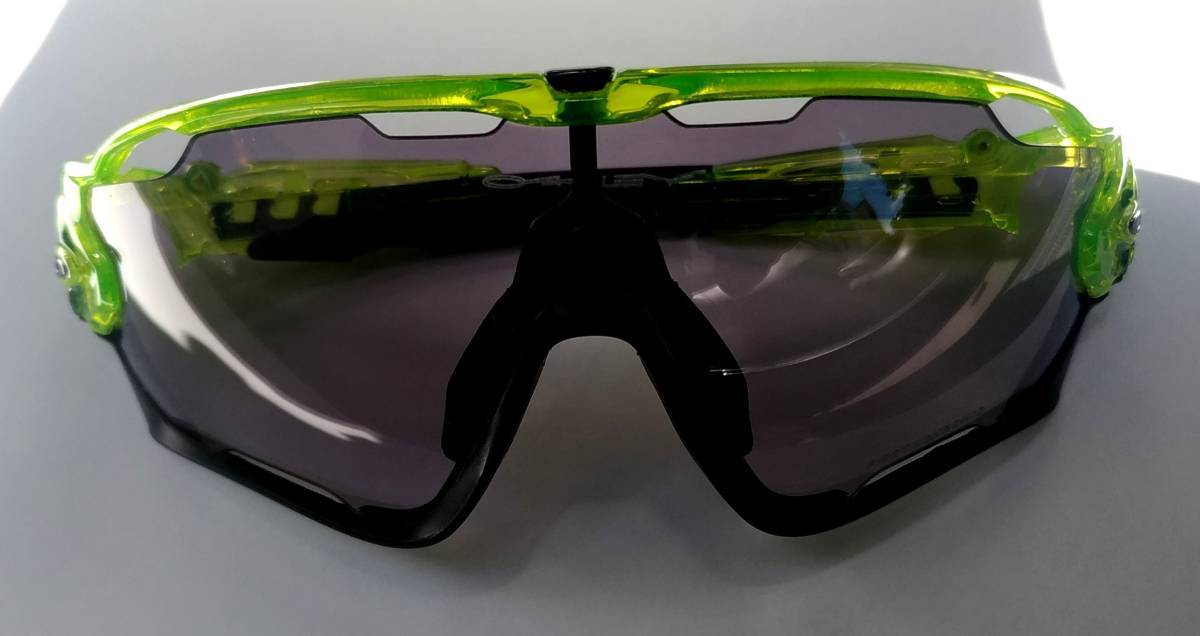 【定形外送料込】【調光レンズ】ジョウブレイカー用フォトクロミックレンズ (オークリー OAKLEY PHOTOCHROMIC JAWBREAKER 透明 クリアー )_装着した様子　※フレームは付属しません