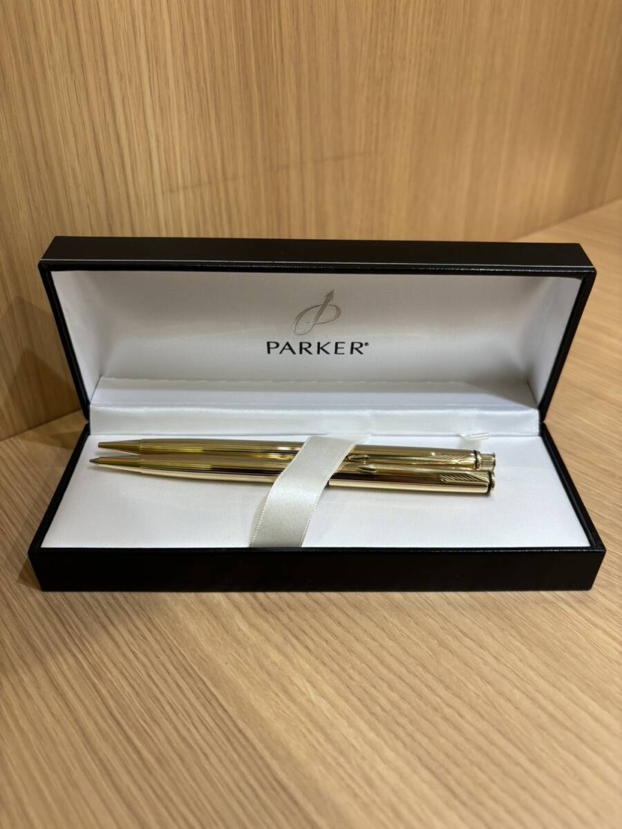 【APS 7810】1円～ PARKER ボールペン 2本セット 箱付き ペン ゴールド ブランド メンズ レディース 現状品_画像1