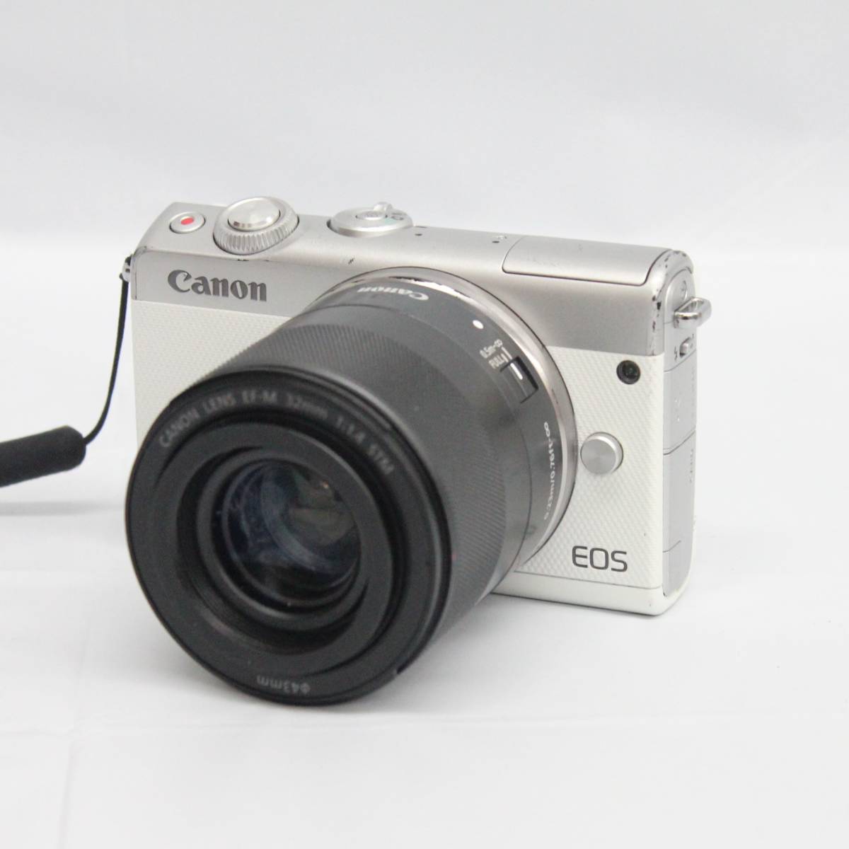 中古 動作品 Canon キャノン ミラーレス一眼カメラ EOS M100 ボディ EF-M 32mm F1.4 STM レンズセット バッテリー付_画像1