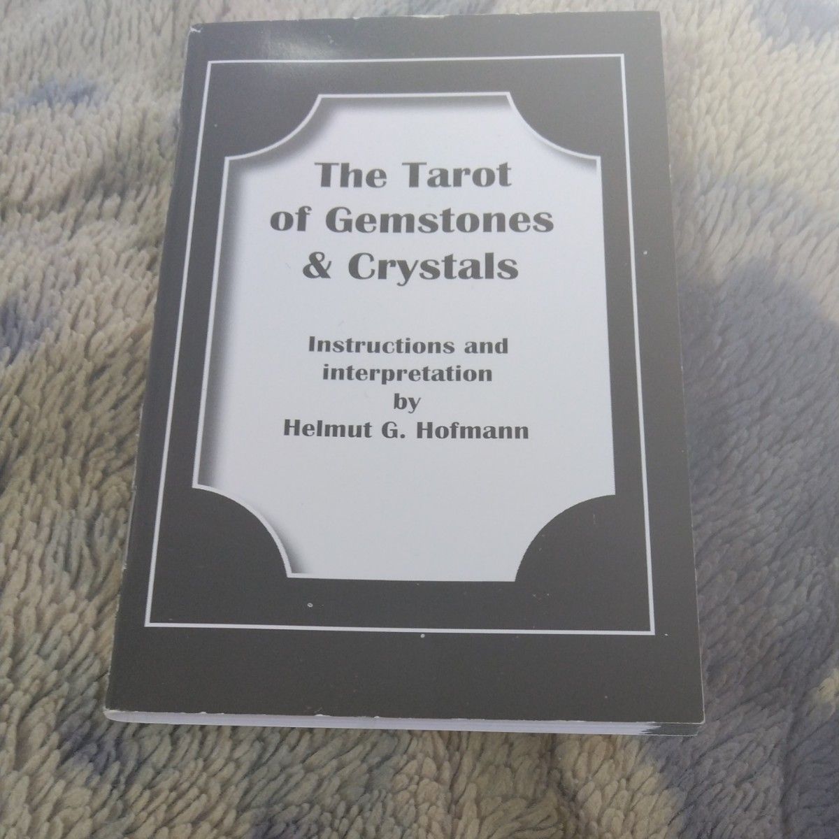 パワーストーンのタロットカード（tarot of gemstones and crystals）