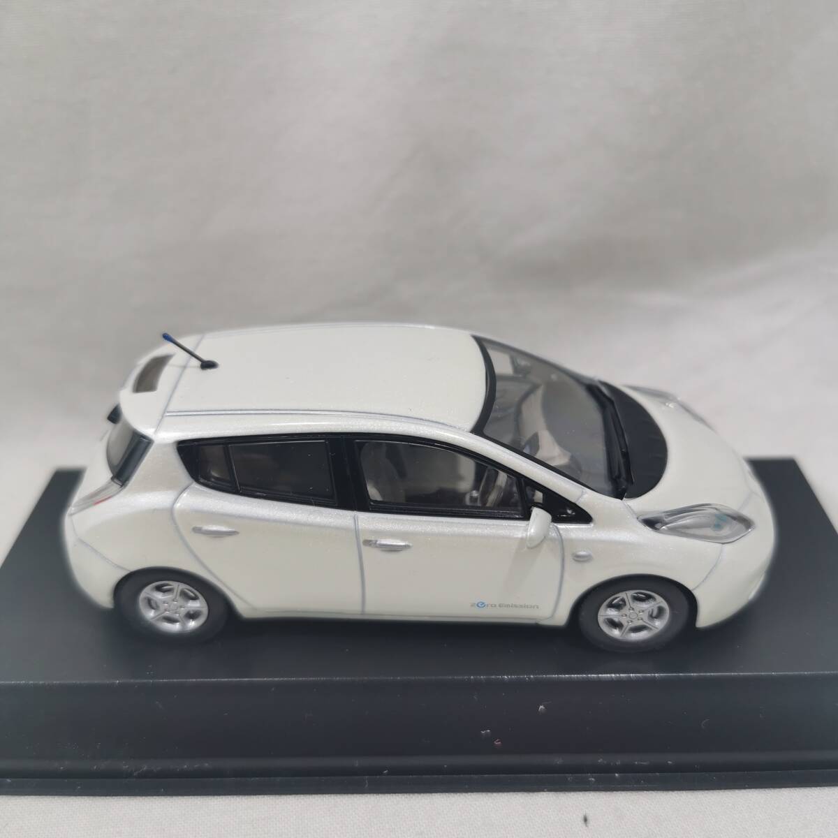 1/43 京商 Jcollection 日産 リーフ LEAF ミニカー ホワイトの画像5