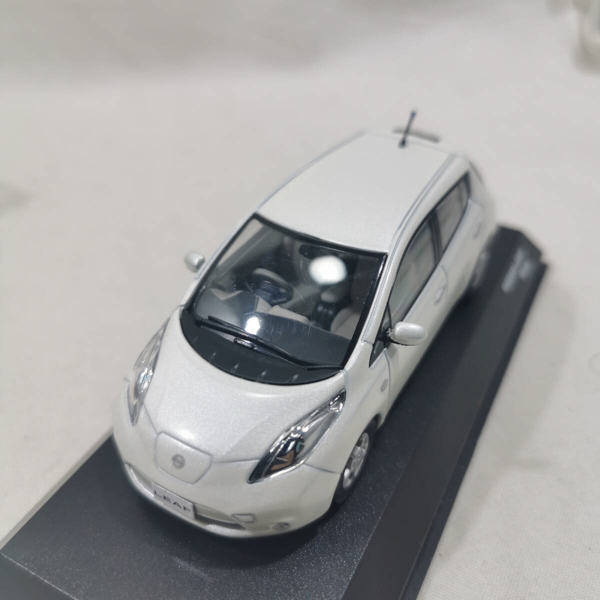 1/43 京商 Jcollection 日産 リーフ LEAF ミニカー ホワイトの画像3