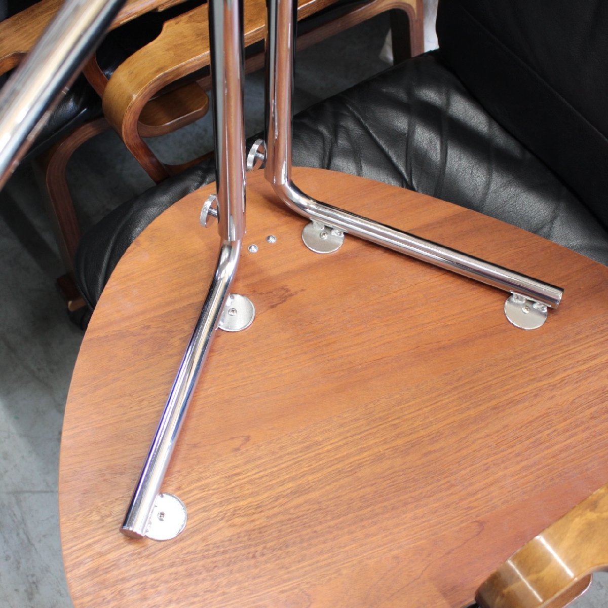 T833) アクタス TECTA サイドテーブル コの字型レッグ 高さ調整 天然木 無垢材 スチール ACTUS K22 SIDE TABLE ドイツ BAUHAUS 参考9万_画像10