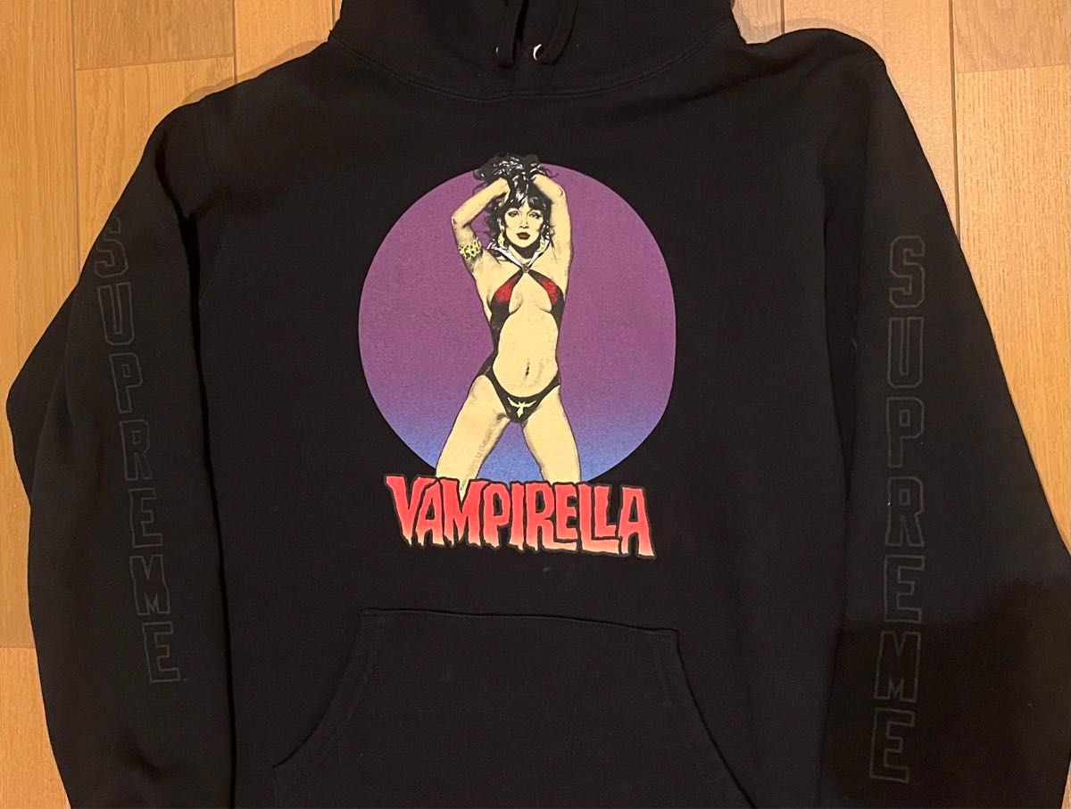 Supreme  vampirella シュプリーム× バンパイレラ　パーカー