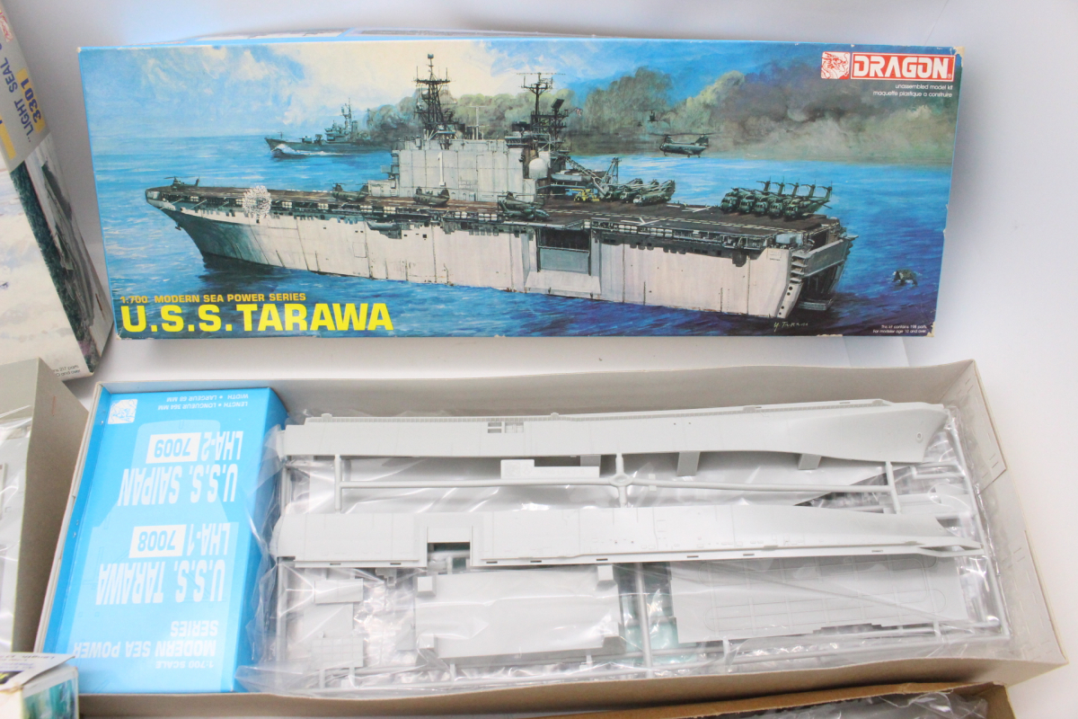 【ト石】 DRAGON ドラゴン Revell アメリカ海軍 強襲揚陸艦 USS TARAWA/SPRUANC など プラモデル 4点 まとめ 未組立 EC000EWH1P_画像2