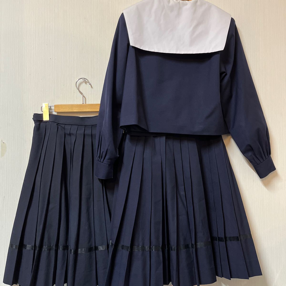 大きいサイズ 3点セット コスプレ衣装 岐阜加納高校 セーラー服1点 スカート2点 175A 高校生 制服 女子高生 校章付き クリーニング済_画像6