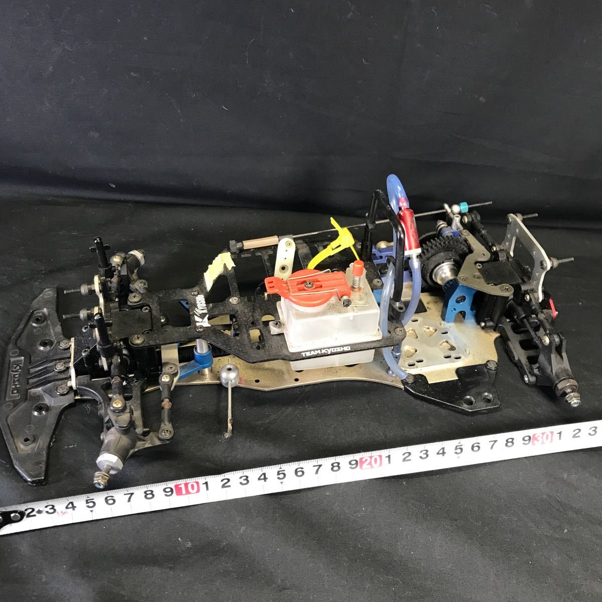 T2811 ラジコン シャーシ フレーム パーツ 当時物 検）RCカー ラジオコントロールカー レーシングカー フォーミュラ 京商 タミヤkyosho_画像1