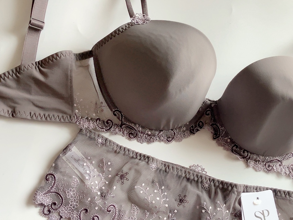 F65+S☆ Simone Perele Delice シモーヌ ペレール　高級海外ランジェリーセット　グレー_画像2