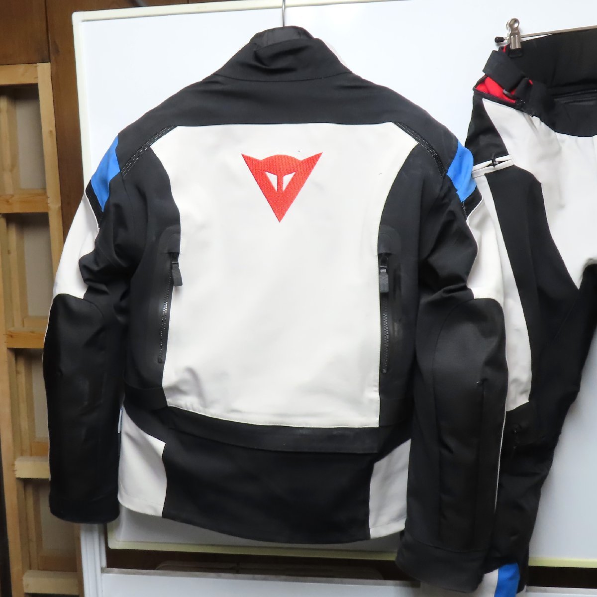 【中古美品】DAINESE ダイネーゼ TONALE D-DRY ジャケット＆パンツ サイズ48 メンズ ウェア 上下 バイク 二輪 ツーリング ライディング_画像4