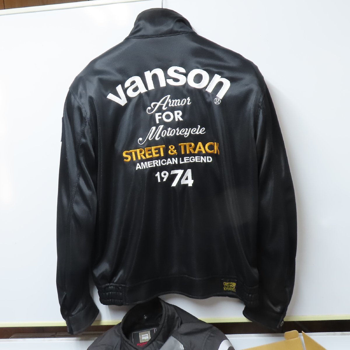 【新品同様】【美品】VANSON バンソン ライディング メッシュジャケット Lサイズ ブラック メンズ ウェア バイク 二輪 オートバイ 人気_画像3