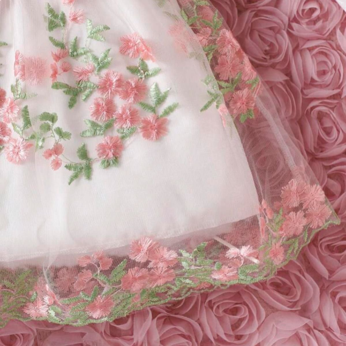 ベビードレス 花柄 刺繍 白 ピンク メッシュ レース  ノースリーブ リボン