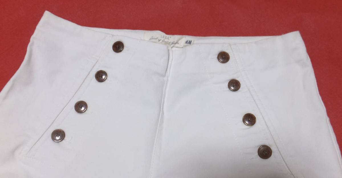 H&M 白 パンツ EUR42 サイズ 股下約80cm ウエスト80cm レディース ボタン8個 予備ボタン1個付 送料230円_画像5