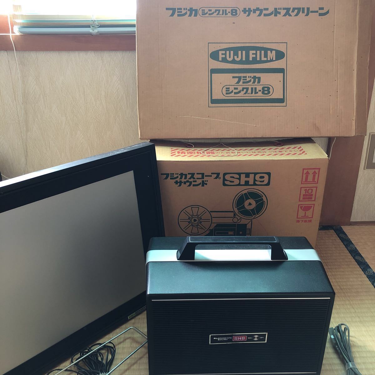 極美品 フジカスコープサウンド 8mm映写機 サウンドスクリーン 極美品 フジカスコープサウンド 8mm映写機 サウンドスクリーン